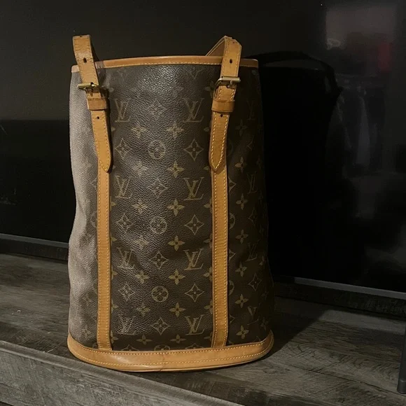 AUTHENTIC w’ COA. Louis Vuitton Monogram bucket bag. - Picture 10 of 16